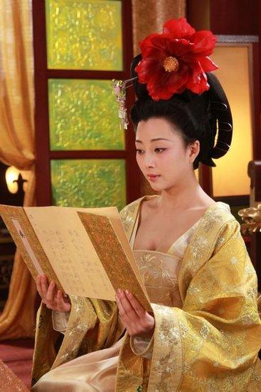 《武则天秘史》妆容复古 殷桃精湛演技全盘呈现