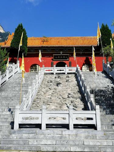 《五朵山——金顶之上》20.7.22深夜