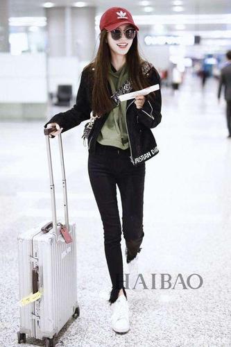 angelababy的机场私服穿搭来啦
