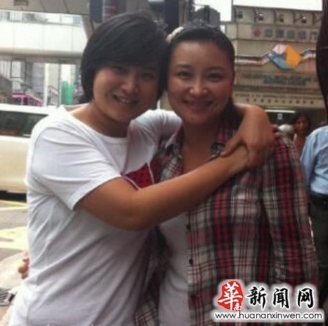 贾玲姐姐照片曝光:贾玲和姐姐贾丹照片(图)