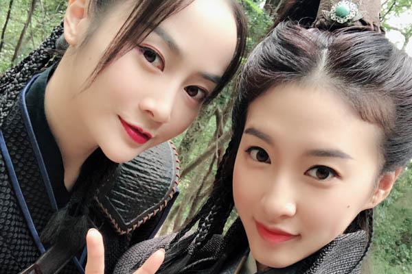 周娇在微博上也表示出感谢说到:扮演黑魔仙小月的人演员叫做周娇,时光