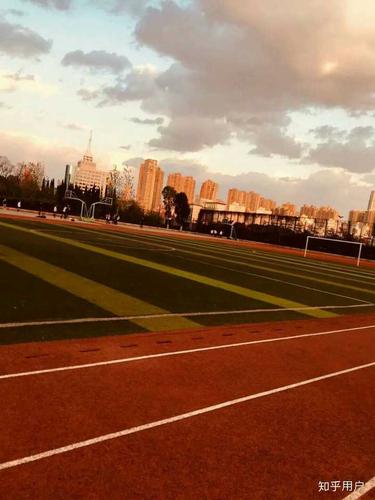 在昆明滇池中学上学是什么体验?