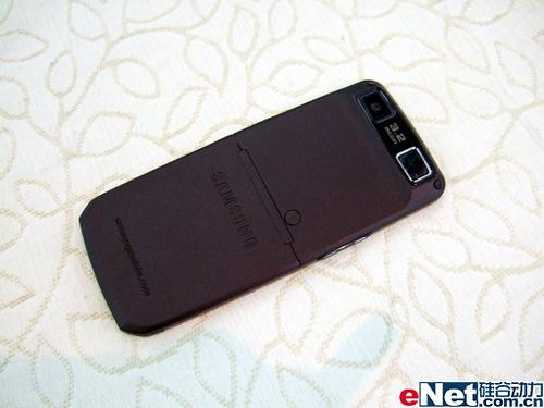 小丸子点评:三星手机向来都以超薄为噱头,u108却将此发挥到极致,一跃