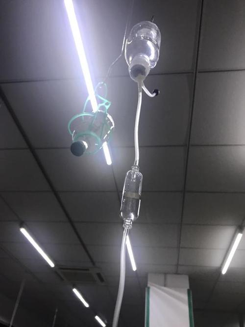 我生病,白天住院晚上也要直播