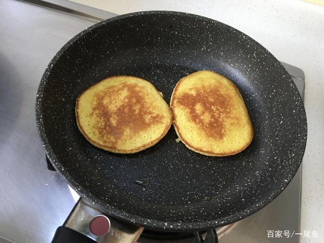 春天多给孩子做这小饼,简单好吃,营养易吸收,比馒头软