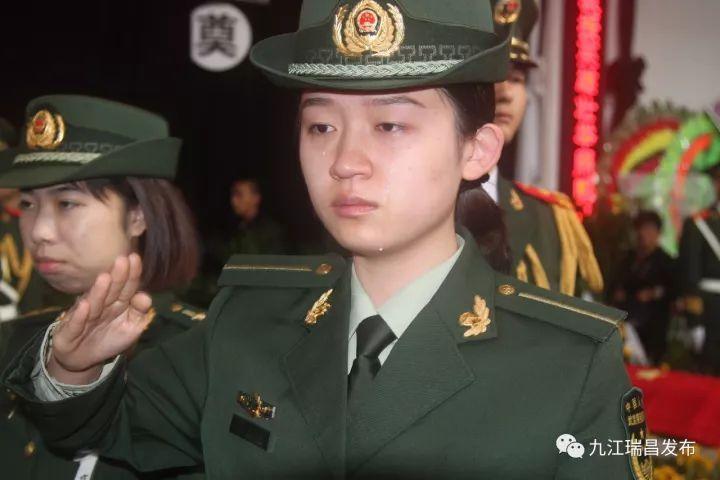 马剑明介绍革命烈士鲁信的生平事迹江西省消防总队副总队长万德庭宣读