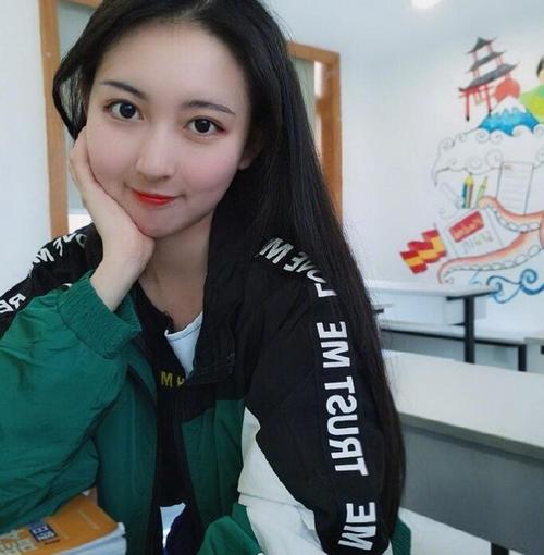 厦门六中校花鱼鱼靓丽写真照 99年清纯唯美