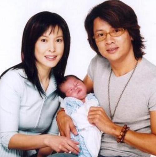 最帅僵尸尹天照曾为治疗病妻花光积蓄如今56岁尽显老态