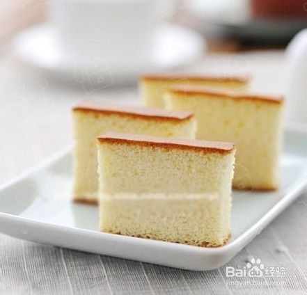 美味的蛋糕把 主料 鸡蛋:6个  蜂蜜:55克  高筋面粉:150克 辅料 牛奶