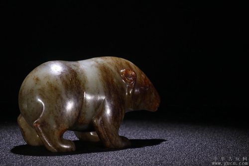 高古玉熊摆件