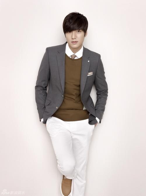 韩星李敏镐2012春夏时尚男装写真帅气感性 (图)_搭配资讯_中国服装网