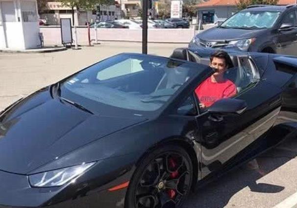 《变形计》帅哥开兰博基尼,儿子炫富,父亲的车却很低调