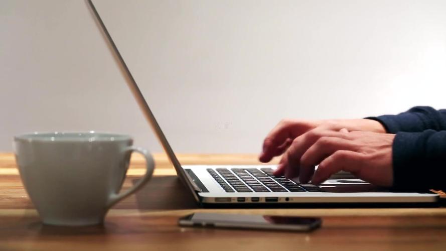 实拍人物生活敲击键盘_1920x1080_高清视频素材下载(编号:1274057)