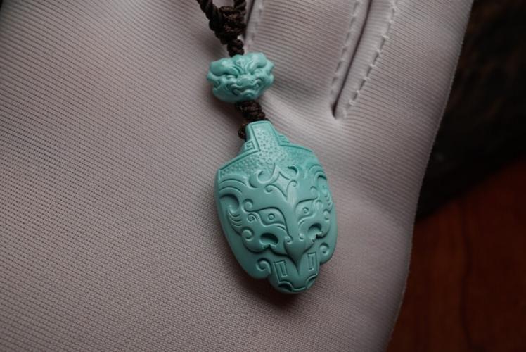 几款绿松石吊坠分享给大家_绿松石_吊坠_搭配_搭配参考_时尚_配饰