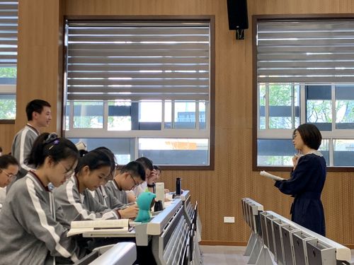 杜莹莹老师课堂教学中