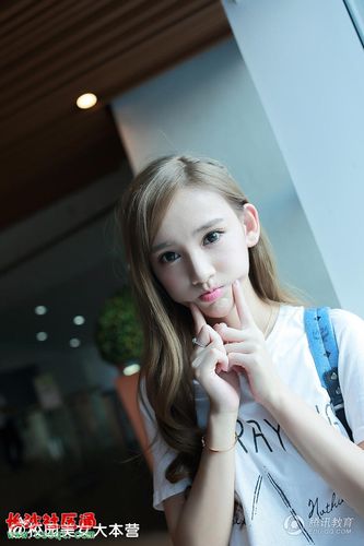 留澳女生李玉洁甜似芭比曾拍游戏大片