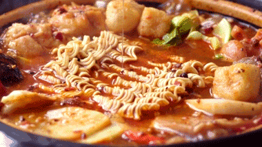 你吃麻辣烫时,喝不喝汤?