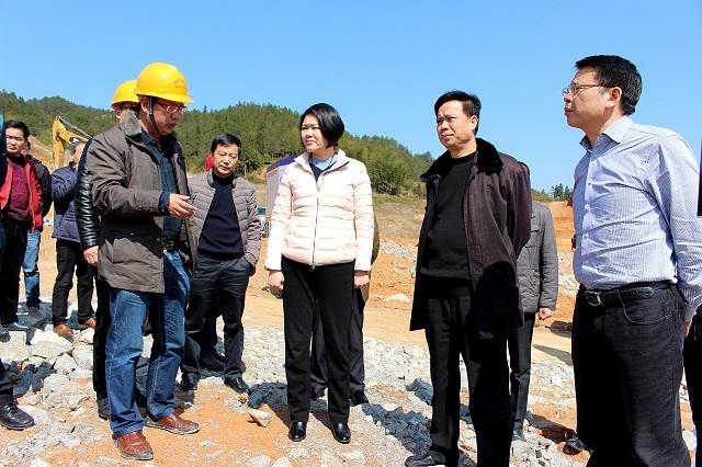 市领导徐姗娜,黄建龙,章瑞进莅屏服务发展
