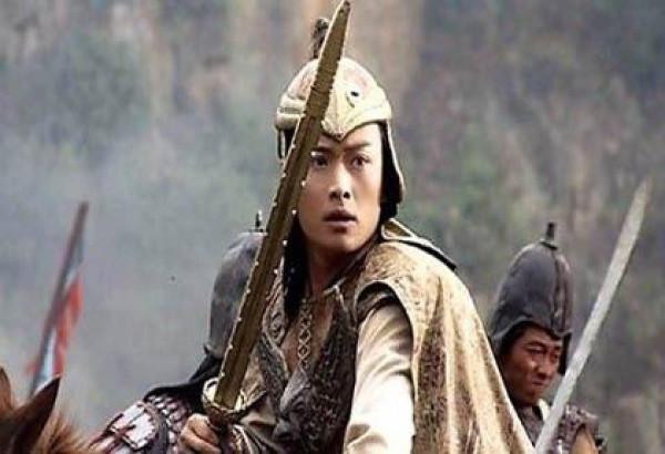 李世民向他下跪,他也不叛主求荣,最后被乱箭射死