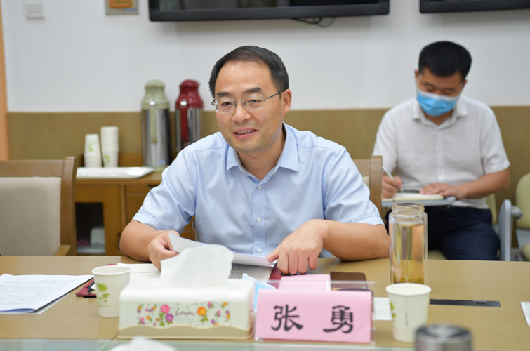 吴祖云与京山市委书记张勇座谈