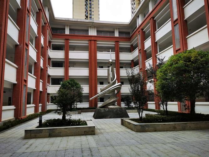 五爱教育 如火如荼——参观遵义市第十五中学有感