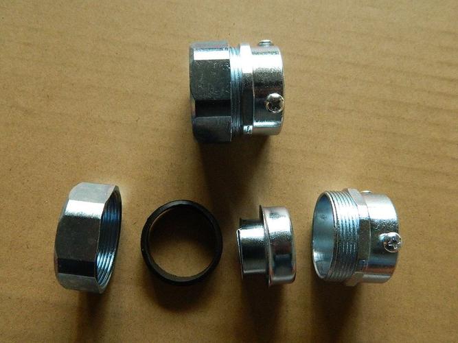 湖北dkj卡套式钢管接头 三柱顶丝无螺纹钢管连接器