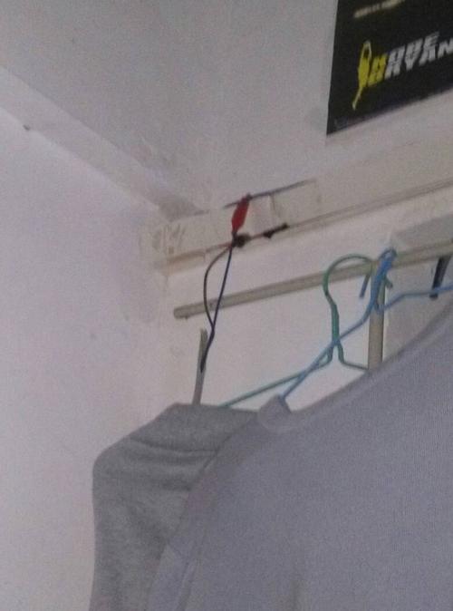 宿舍偷电! 求大神指点这样接法对吗?