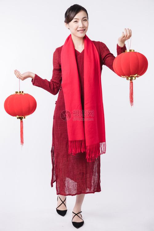 新春汉服美女手拿灯笼祝贺