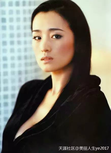 娱乐|巩俐土?说一说并不惊艳却美成经典的谋女郎