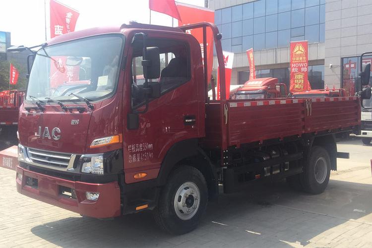 江淮骏铃v8170马力4x2548米国六单排栏板轻卡hfc1118p61k1d7s