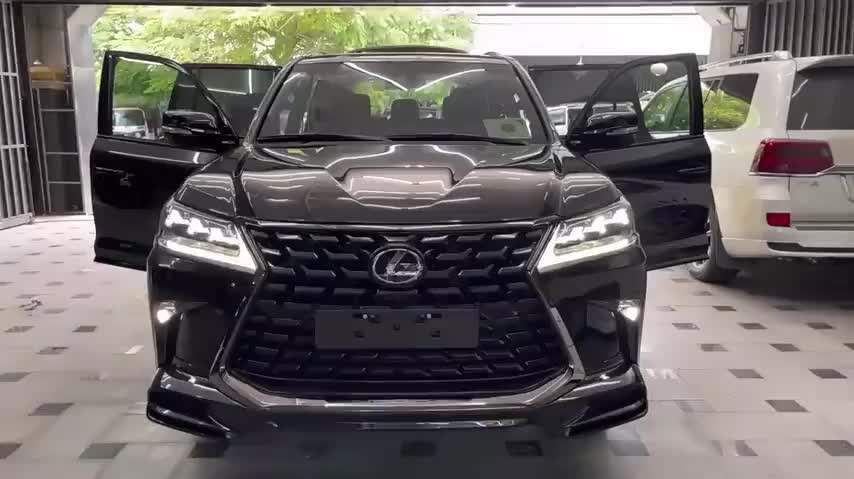 2022款雷克萨斯lx570黑武士版到货实拍,值不值得买自己拿主意