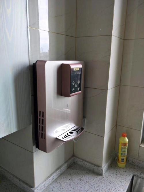 阅读次数:[ ]                     厨房速热管线机