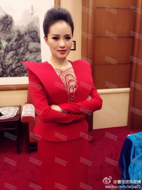 民歌演唱家雷佳同款演出服红色 独唱演唱会礼服优雅长袖礼服女