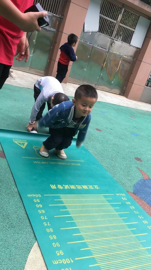 园立定跳远体测 写美篇 永修县新梦想幼儿园 欢乐体智能 快乐儿童心