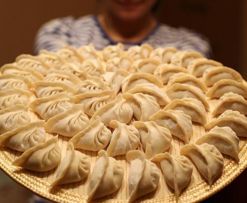 还要 吃饺子