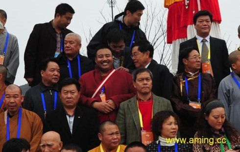 第二届世界佛教论坛在无锡开幕,至尊上师多智钦龙洋仁波切以中佛协