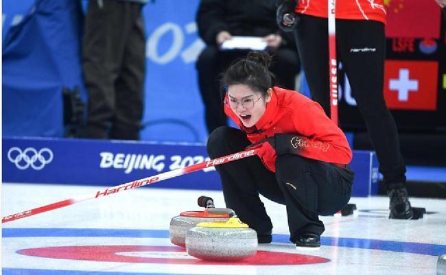 2连胜中国冰壶美女超高颜值笑容甜美霸气怒吼老公高调告白