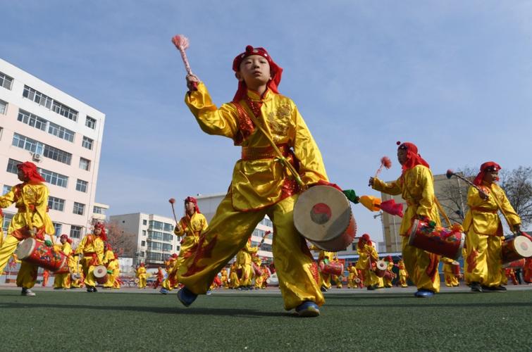 兰州太平鼓"舞动"校园