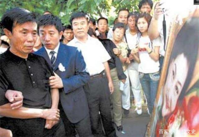 一代笑星高秀敏的遗憾人生与何庆魁纠缠14年46岁心脏病离世