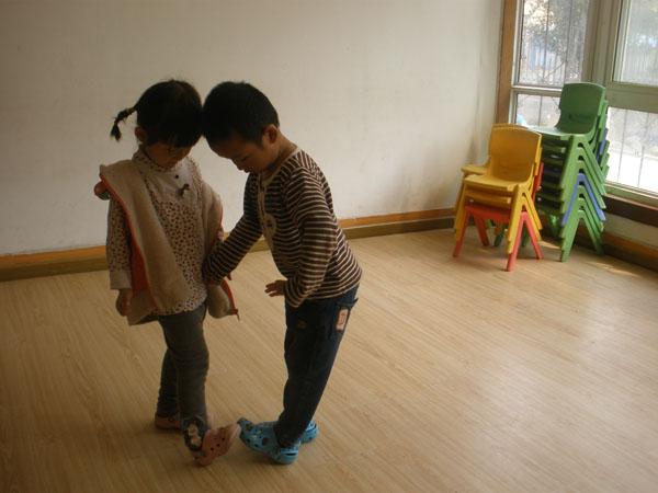 [转载]头碰头 肩并肩 脚对脚--2012.04.10