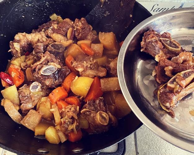 炖牛排骨的做法