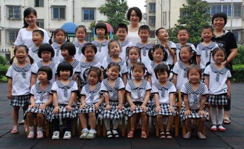 给幼儿园小班拍集体照080616