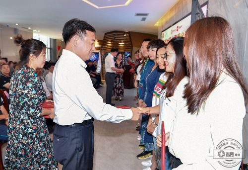 签约仪式后,长春市民政局局长张兴桥,长春市民政局副局长孙晓东,吉林