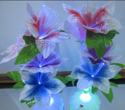 c123厂家直销七彩发光地摊热销产品 四朵水仙花瓶光纤