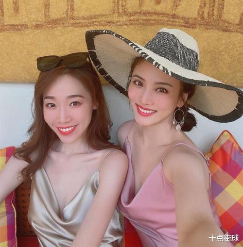 人艺实验剧场,在这里观看了一出话剧之后,赵继伟也是在个人社交媒体上