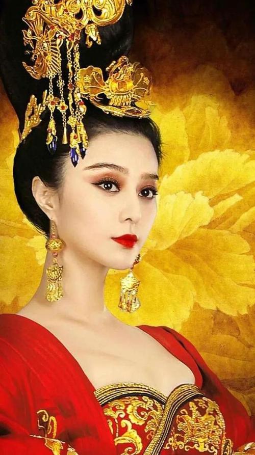 雍容华贵的古装扮相被范冰冰霸屏了