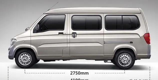 五菱之光,3万元的面包车,拉货载人首选车,中置后驱操控性好