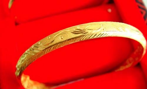 去老凤祥买金手镯,要注意以下3点,多学一些少吃亏