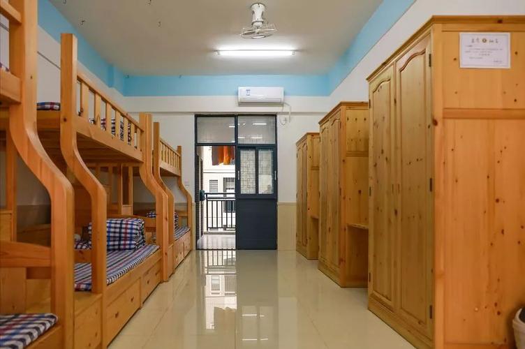 在2019年中国民办教育领袖峰会上东江广雅学校被中国管理科学研究院
