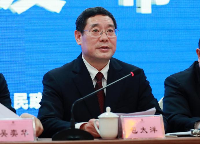 州人民政府党组成员,秘书长包太洋